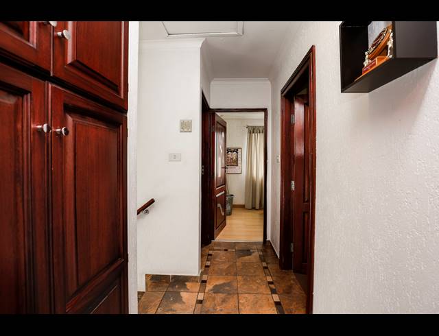 3 BEDROOM APARTMENT FOR SALE IN MUSGRAVE